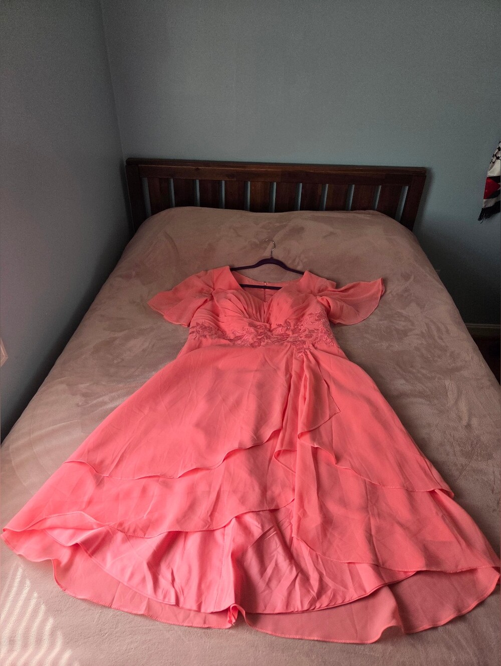 Lace Applique Chiffon Tea Lenght Dress